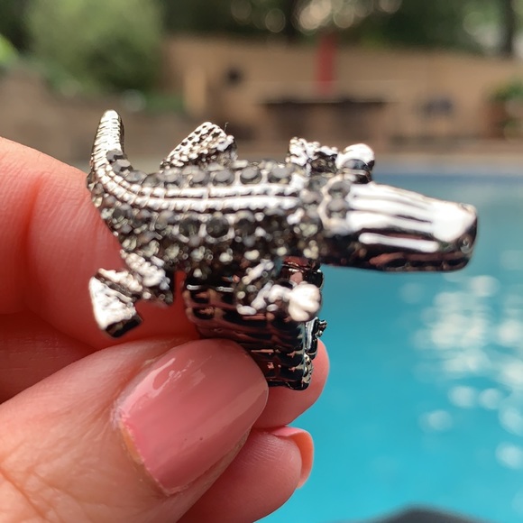 New Alligator Crystal Stretch Ring - Picture 2 of 8